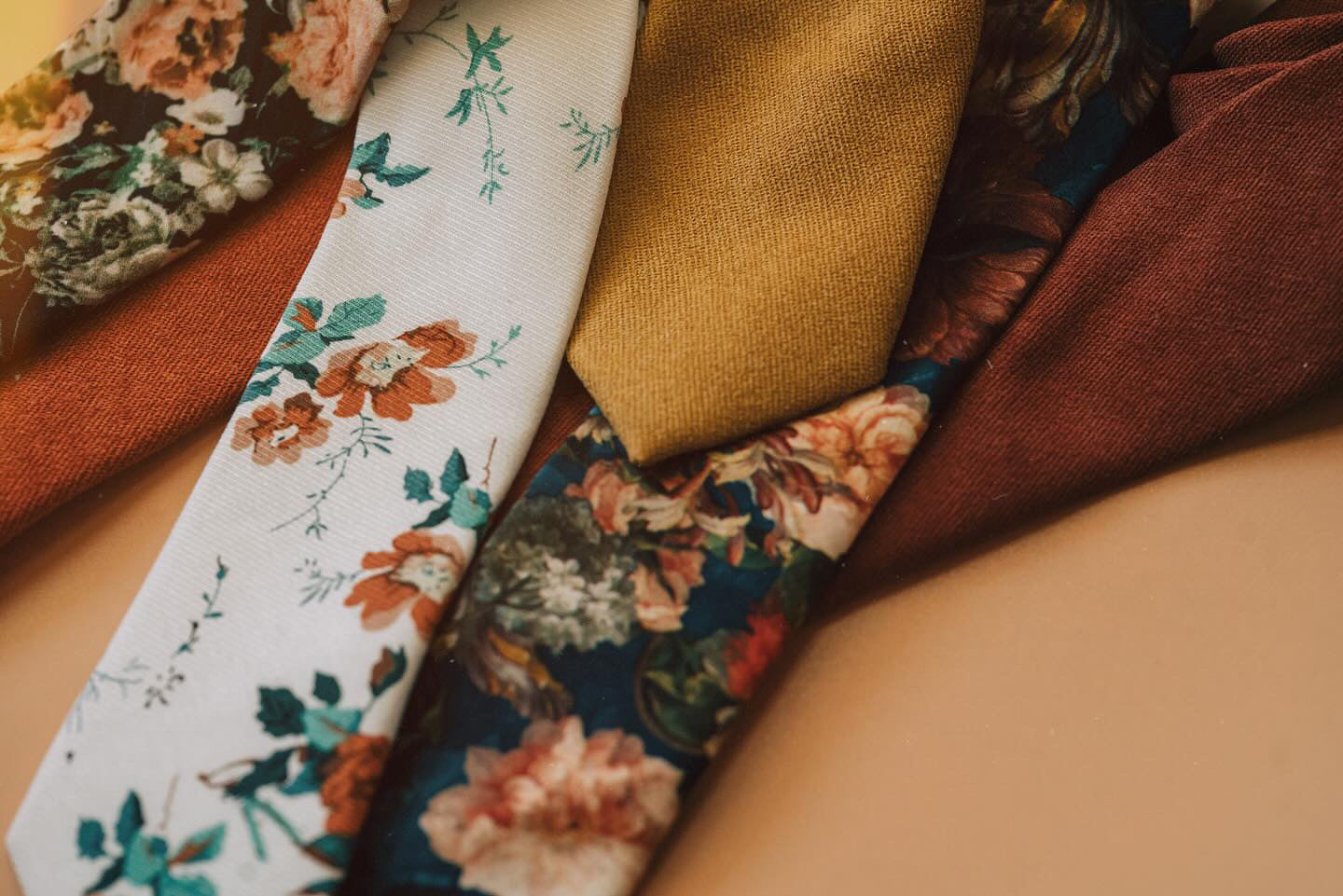 Mustard Yellow Skinny tie 2.36" ELLE - MYTIESHOP | Yellow skinny tie-Neckties-Men’s Floral Necktie for weddings and events, great for prom and anniversary gifts. Mens floral ties near me us ties tie shops cool ties skinny tie Cotton slim-Mytieshop. Skinny ties for weddings anniversaries. Father of bride. Groomsmen. Cool skinny neckties for men. Neckwear for prom, missions and fancy events. Gift ideas for men. Anniversaries ideas. Wedding aesthetics. Flower ties. Dry flower ties.