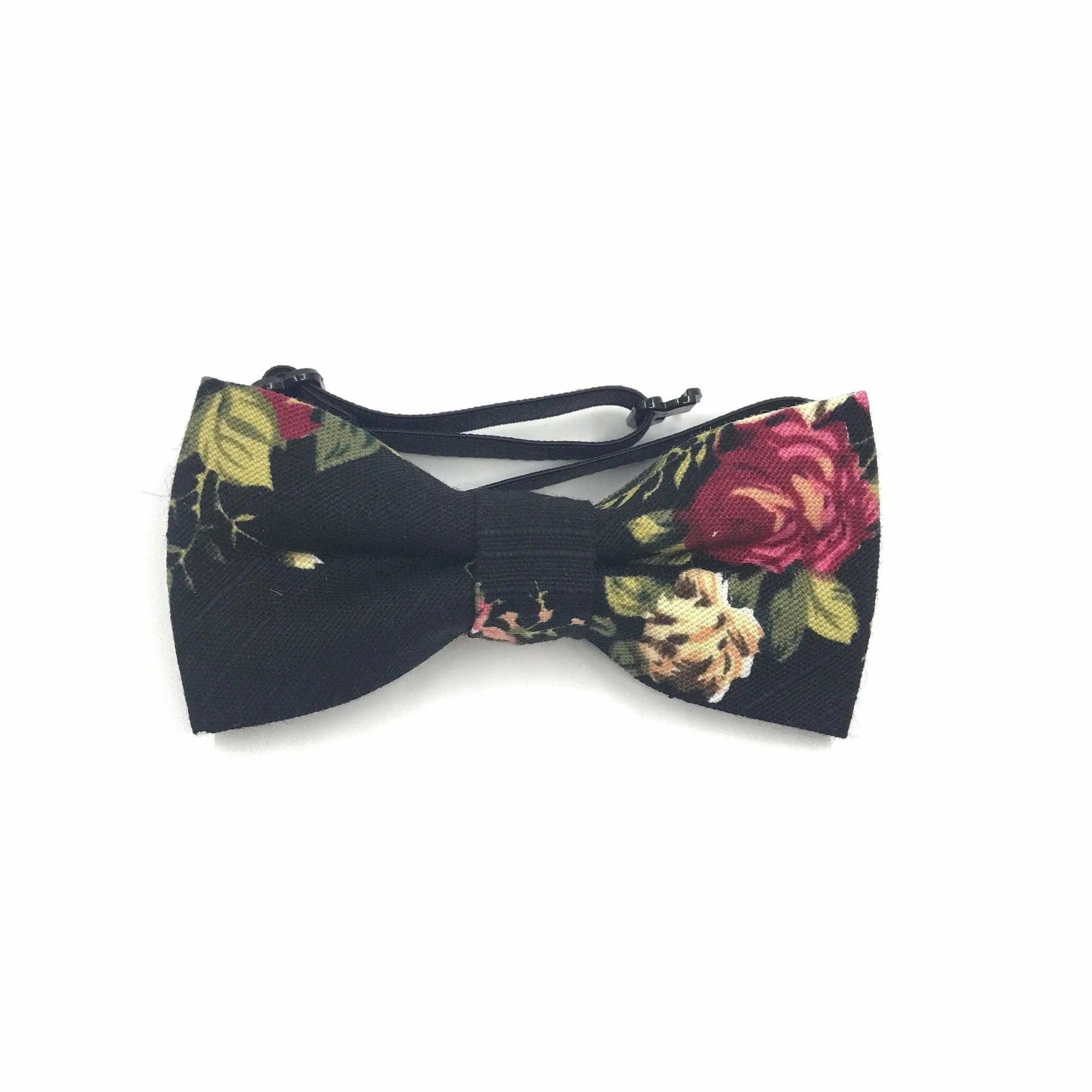 Black Floral Bow tie for kids JAKE / JAMES-Black Floral Bow tie for kids Strap is adjustablePre-Tied bowtieBow Tie 10.5 * 6CMLinen Add a touch of dapper to your little one's outfit with this JAKE Kids Floral Pre-Tied Bow Tie. This bow tie is made with high-quality fabric and construction so it'll look great wash after wash. The black floral print is perfect for any special occasions, whether it's a wedding or family gathering. Plus, the pre-tied design makes it easy to put on and take off. Great