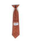 Clip on tie for kids Terracotta AUTUMN-Clip on tie for kids And Children; Junior Groomsmen Material: Suede Approx Size: Color: Terracotta Max width: 6.5 cm / 2.4 inches 9-24 months 26 CM2-5 years 31 CM9-11 Years 43 CM Add a pop of color to your little one's outfit with this Autumn Boys Floral Clip On Tie. This tie is perfect for any formal occasion, whether it's a wedding or family gathering. The clip-on design makes it easy to put on and take off, and the 2.36" size is perfect for toddlers and