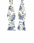 Floral toile de jouy Bow Tie Self Tie SAM MYTIESHOP-Floral toile de jouy Bow Tie Wedding season is around the corner and we've got just the accessory to elevate your look. This SAM Self Tie Bow Tie is perfect for adding a touch of sophistication to your style. The handmade bow tie is crafted with high-quality materials and comes in a white floral design. Whether you're attending a friend's wedding or your own, you'll be sure to make a statement with this bow tie. 100% Cotton Flannel Handmade Adj