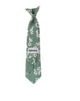Green Floral Tie for kids Material:Cotton Blend Approx Size: Max width: 6.5 cm / 2.4 inches 9-24 months 26 CM 2-5 years 31 CM 9-11 Years 43 CM Color: Green Great for: Prom Dinners Interviews Photo shoots Photo sessions Dates Engagement pictures Western weddings Floral Cotton necktie for babies and kids for weddings and events.