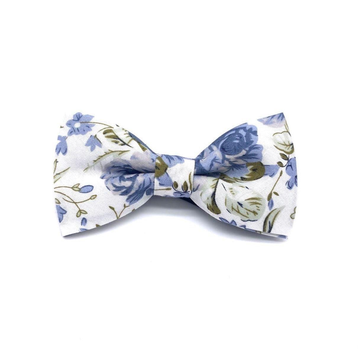 Kids White Floral Bow Tie (Pretied) Mytieshop - SAM | toile de jouy Floral Bow Tie-Kid's Floral bow tie - toile de jouy Floral Bow Tie Strap is adjustablePre-Tied bowtieBow Tie 10.5 * 6CMFor toddlers ages 0- Great for Prom Dinners Interviews Photo shoots Photo sessions Dates Wedding Attendant Ring Bearers Aspen Floral Bow tie . Fits toddlers and babies. Aspen ow tie toddler floral for wedding and events groom groomsmen flower bow tie mytieshop ring bearer page boy bow tie white bow tie white and