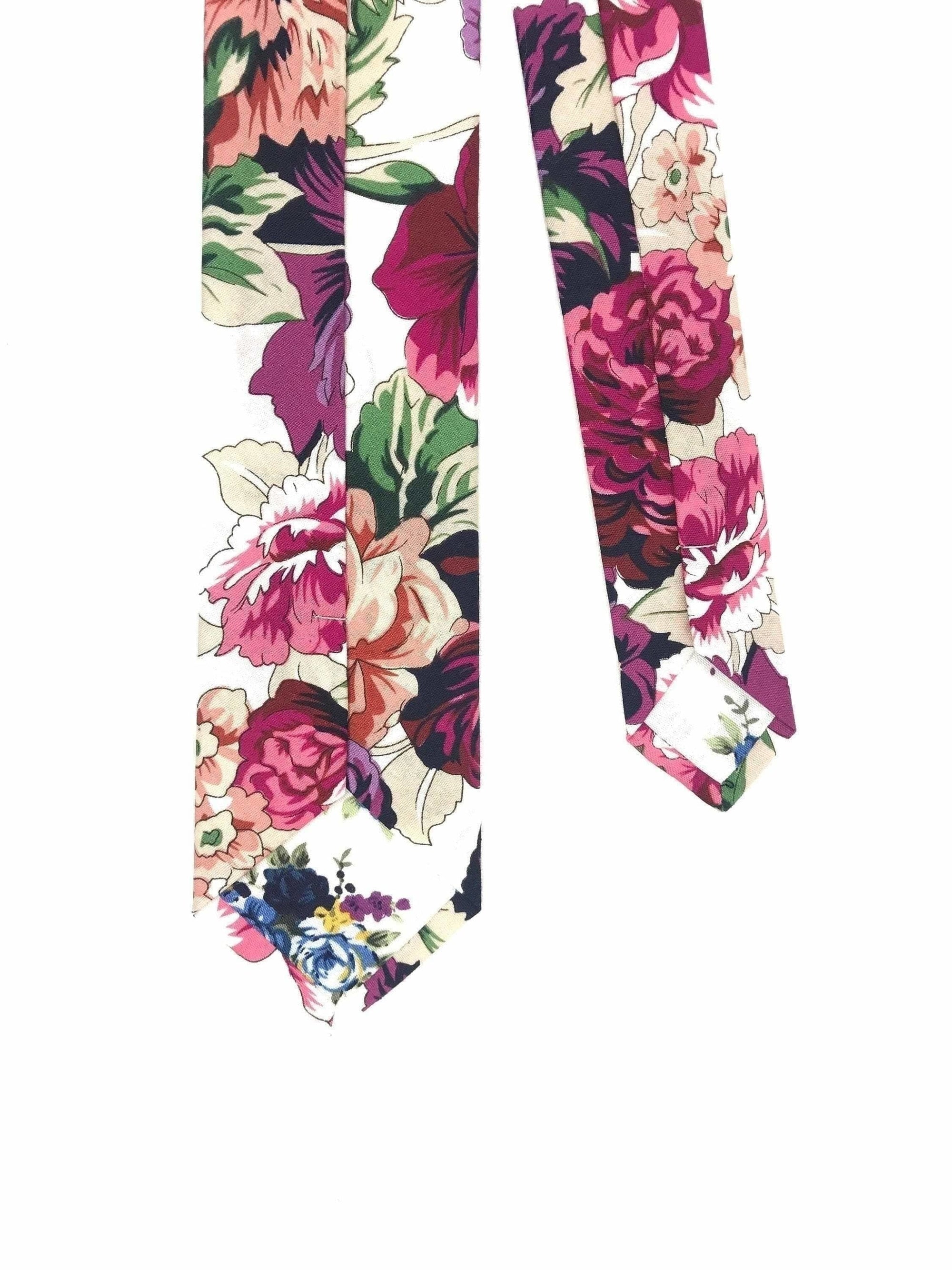 White Floral Skinny tie for men 2.36” CLEO - MYTIESHOP-Neckties-White Floral Tie Men MYTIESHOP for weddings and events, great for prom and anniversary gifts. | Colurful floral print tie, skinny ties for men.-Mytieshop. Skinny ties for weddings anniversaries. Father of bride. Groomsmen. Cool skinny neckties for men. Neckwear for prom, missions and fancy events. Gift ideas for men. Anniversaries ideas. Wedding aesthetics. Flower ties. Dry flower ties.