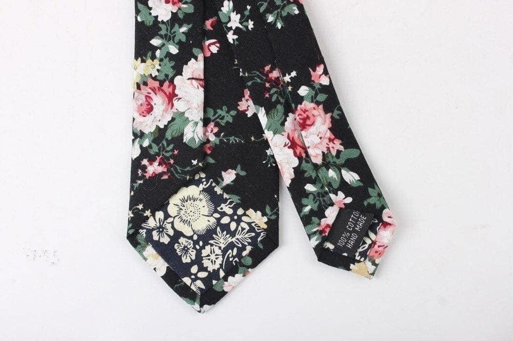 Black Floral Skinny Tie 2.36” DAN - MYTIESHOP-Neckties-Black Floral Skinny Tie Show your style and sophistication with this DAN Black Floral Skinny Tie. Ideal for a groom&#39;s wedding day, or as a sharp addition-Mytieshop. Skinny ties for weddings anniversaries. Father of bride. Groomsmen. Cool skinny neckties for men. Neckwear for prom, missions and fancy events. Gift ideas for men. Anniversaries ideas. Wedding aesthetics. Flower ties. Dry flower ties.