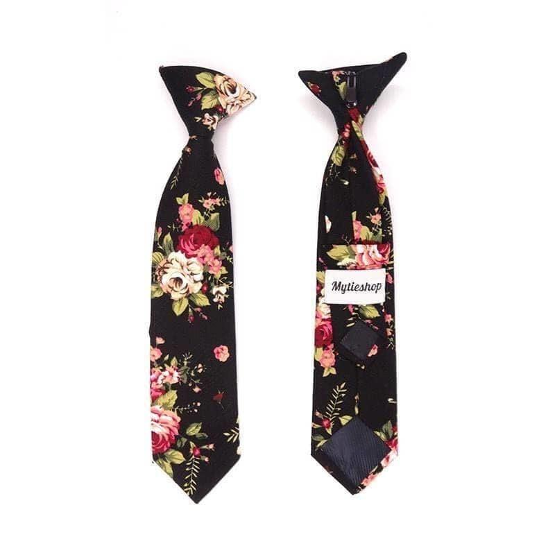Black Floral Ties for Boys Floral Clip On Tie 2.3 for Kids and Toddlers JAKE-Material:Cotton Blend Approx Size: Black Floral Ties for Boys Max width: 6.5 cm / 2.4 inches 9-24 months 26 CM2-5 years 31 CM9-11 Years 43 CM Great for: Weddings Events Color: Black Black and Pink Kids Clip on tie for weddings groom Boys floral tie for weddings and events Black beige green and terracotta Flower Tie children floral print skinny ties for gifts ideas mytieshop floral tie wedding aesthetic ties for boys-Myt