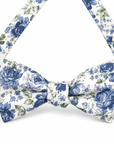 Floral toile de jouy Bow Tie Self Tie SAM MYTIESHOP-Floral toile de jouy Bow Tie Wedding season is around the corner and we've got just the accessory to elevate your look. This SAM Self Tie Bow Tie is perfect for adding a touch of sophistication to your style. The handmade bow tie is crafted with high-quality materials and comes in a white floral design. Whether you're attending a friend's wedding or your own, you'll be sure to make a statement with this bow tie. 100% Cotton Flannel Handmade Adj