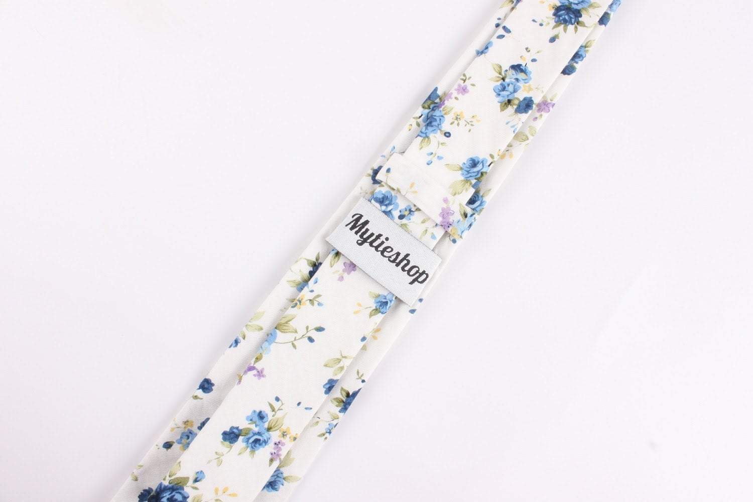 White Floral Tie 2.36&quot; SAGE - MYTIESHOP | toile de jouy Floral print-Neckties-Dry flowers Floral skinny tie for anniversaries weddings prom and other events. Flower cotton necktie. toile de jouy Floral tie White floral tie white-Mytieshop. Skinny ties for weddings anniversaries. Father of bride. Groomsmen. Cool skinny neckties for men. Neckwear for prom, missions and fancy events. Gift ideas for men. Anniversaries ideas. Wedding aesthetics. Flower ties. Dry flower ties.